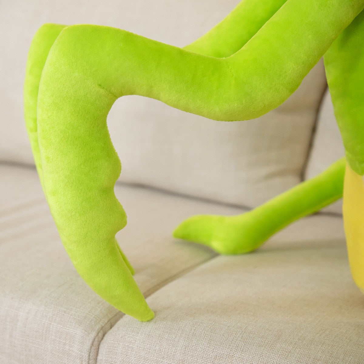 Kawaii Green Praying Mantis Plushie - Image 10